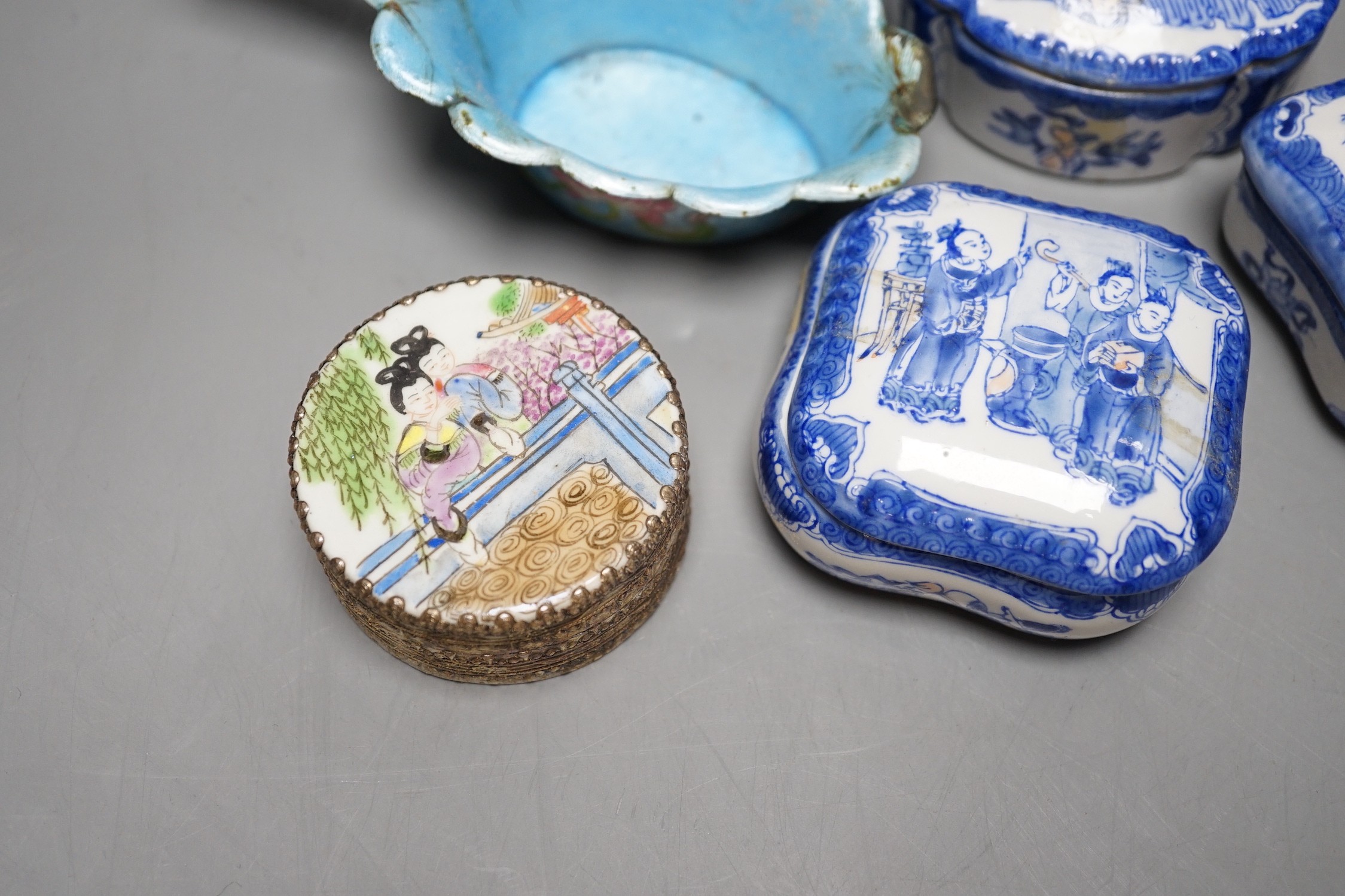 A group of Chinese ceramics and enamels, 18th/19th century